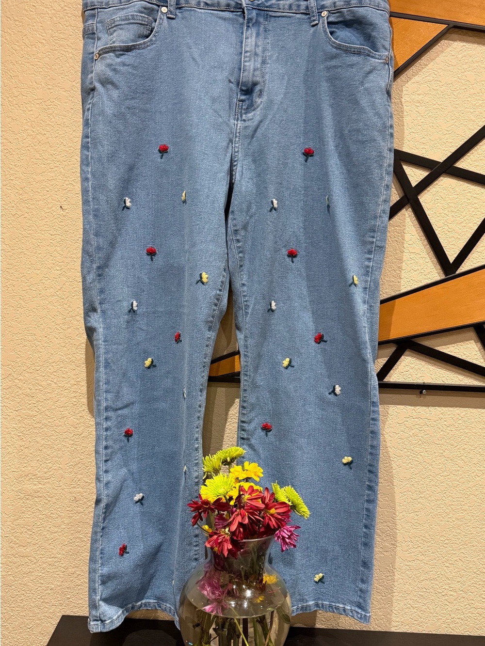 Light Blue Straight-Leg Women’s Jeans with Multicolor Floral Embroidery